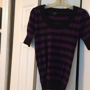 Short sleeve, purple&black, scoop neck sweater